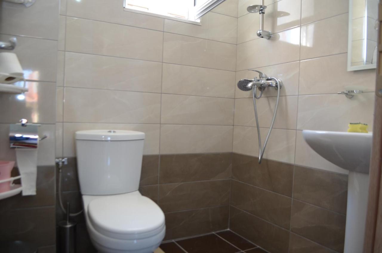 Akil Apartments Sarande Exterior photo